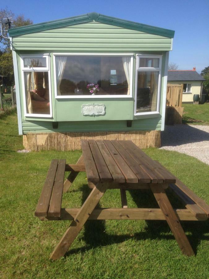 Luxury Mobile Home Near Perranporth Situated On A Quiet Farm Truro Eksteriør billede